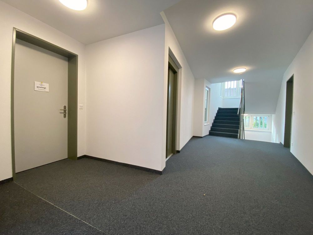 Praktische 4.5 Zimmerwohnung (EG WEST) im Eigentumsstandard - Bild 5