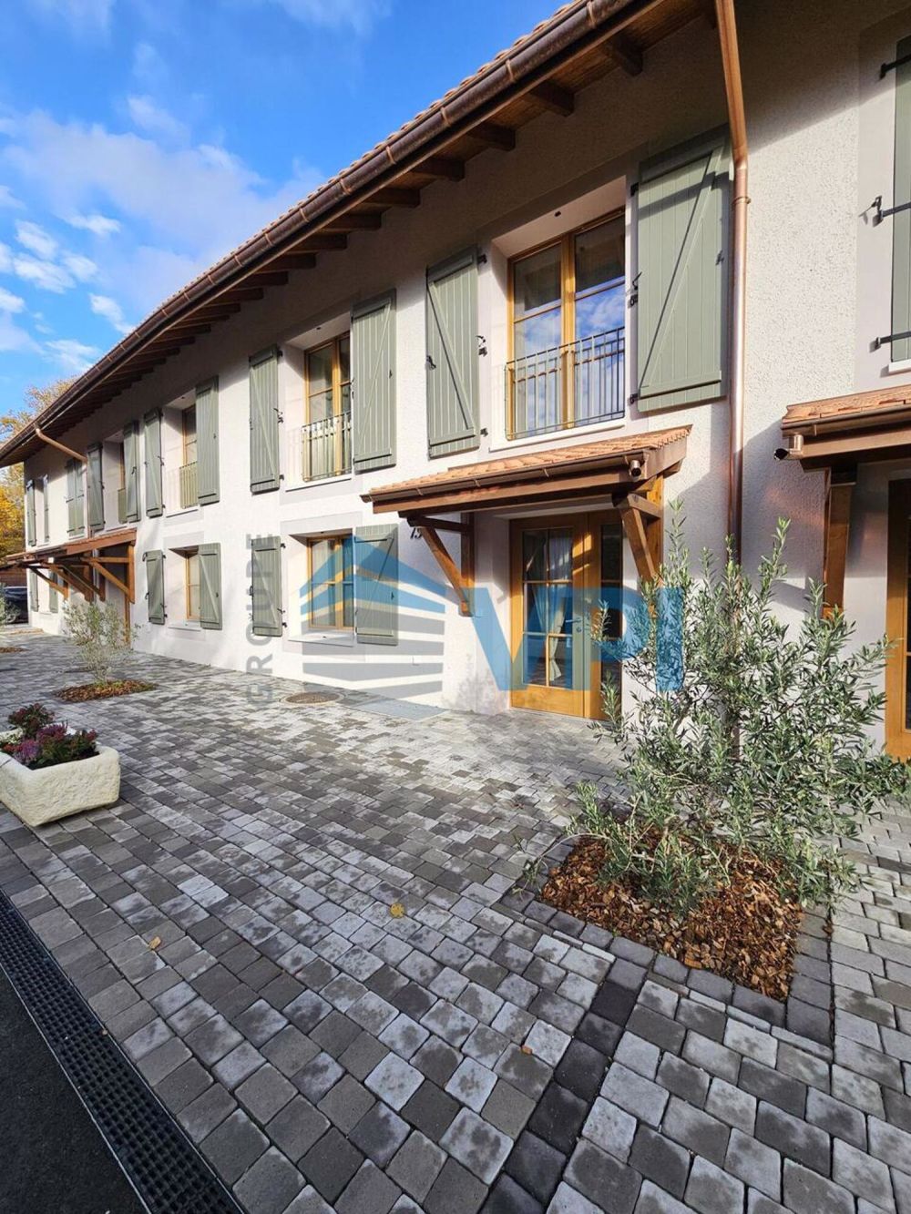 Superbe villa mitoyenne 6 pièces avec terrasse et jardin privatifs à B - Bild 12