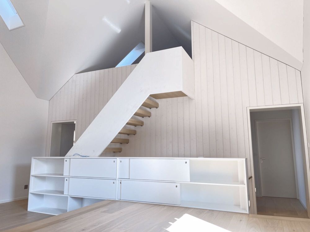 Wunderschöne, moderne 5-Zimmer-Wohnung, Obergeschoss/Dachgeschoss mit Studio EG mitten in Meilen - Bild 2