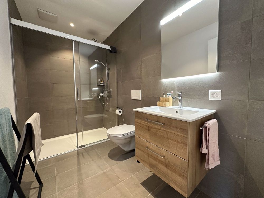 Wohnen und Erholen in Sörenberg "nur als Erstwohnsitz zulässig - Badezimmer mit Regendusche