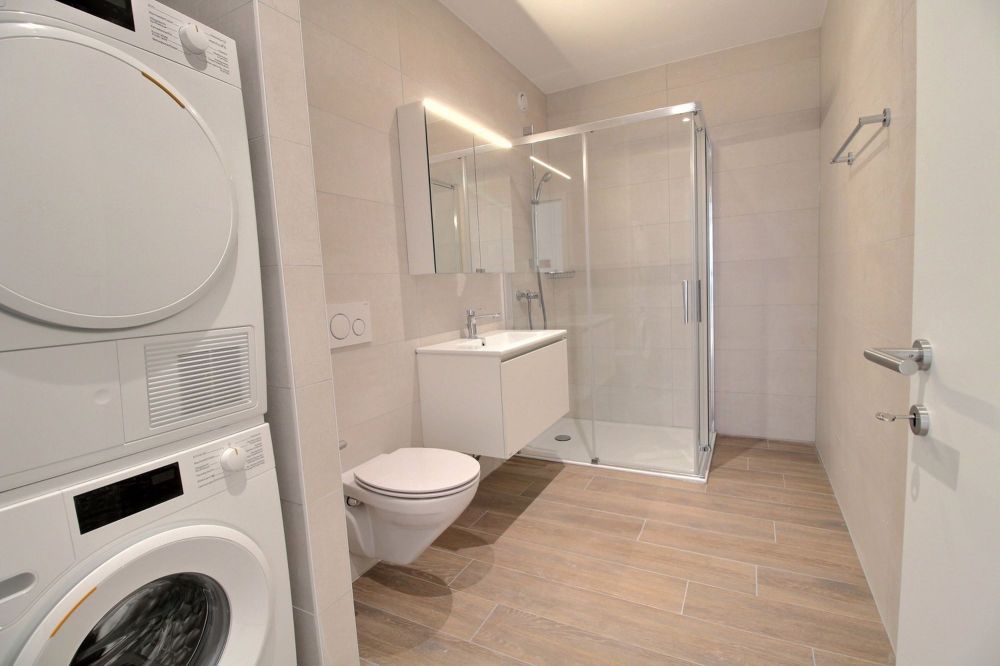 Charmant appartement de 2.5 pièces au rez-de-chaussée ! - Salle de douche