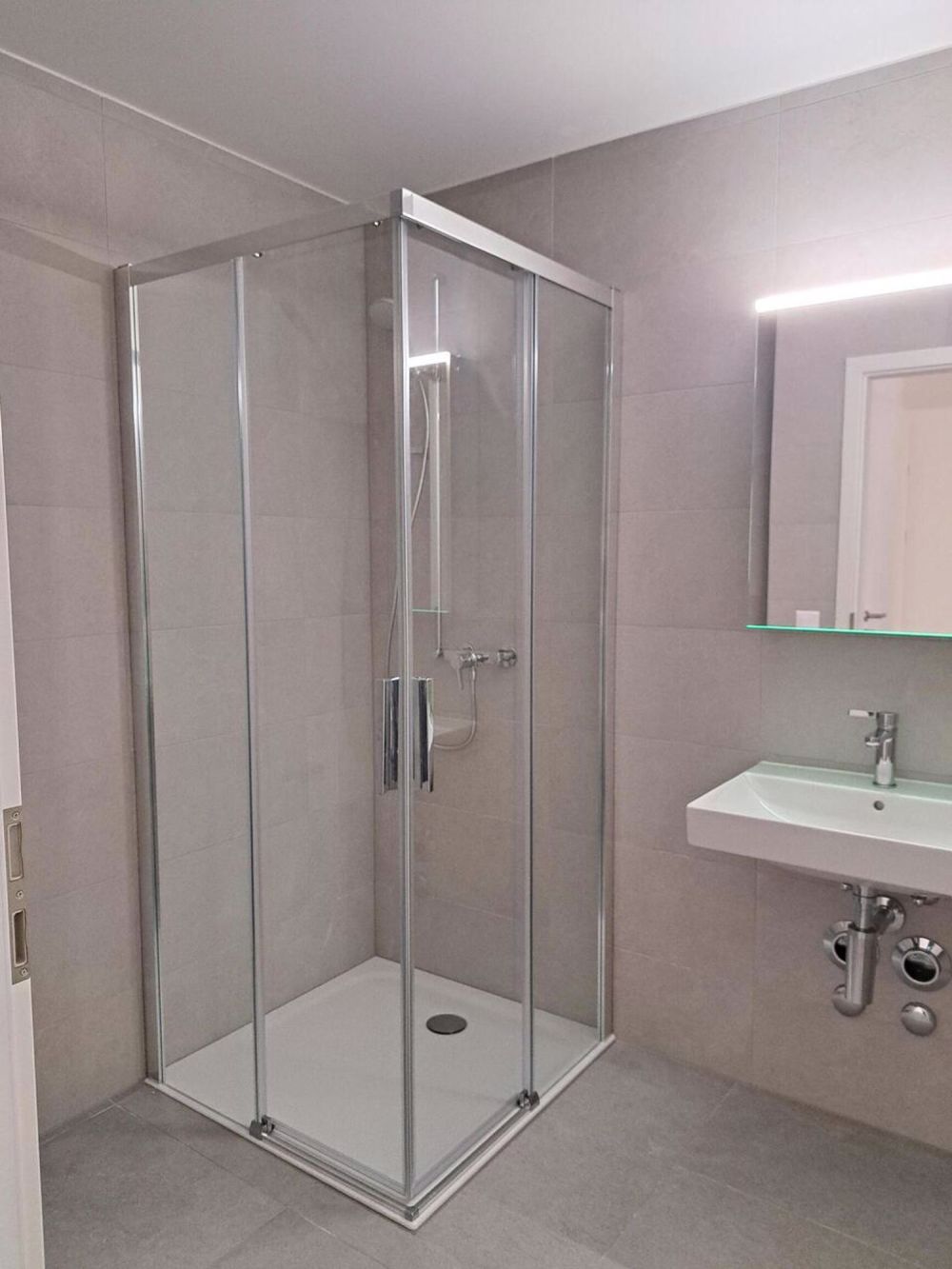 Luxuriöse 4.5-Zimmer-Wohnung neu mit 124 m2, Terrasse und Garten - Bild 7