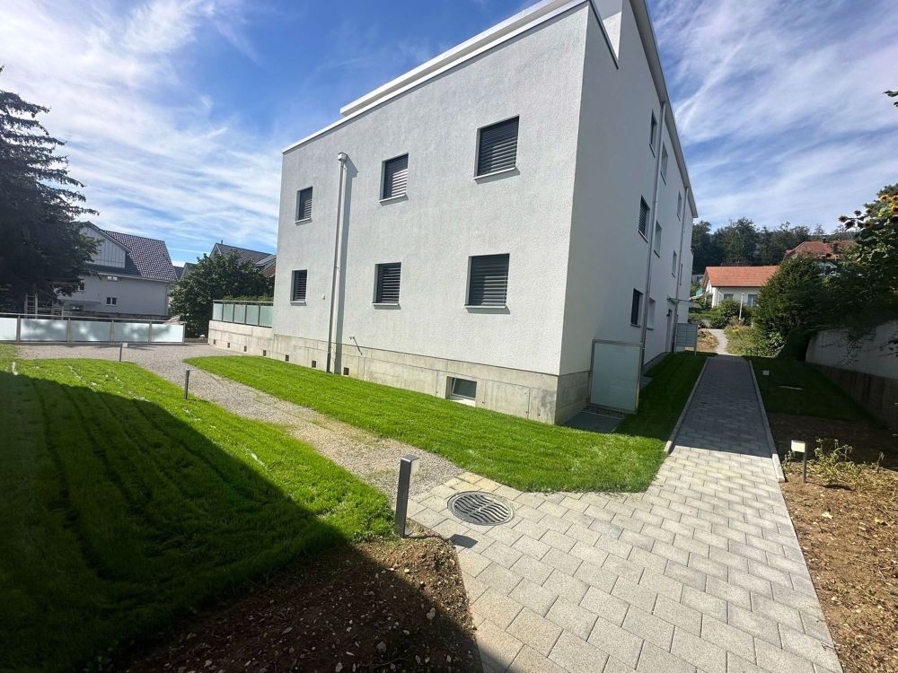 4 1/2 ZI-WOHNUNG in MFH mit 6 WHG - Bild 2