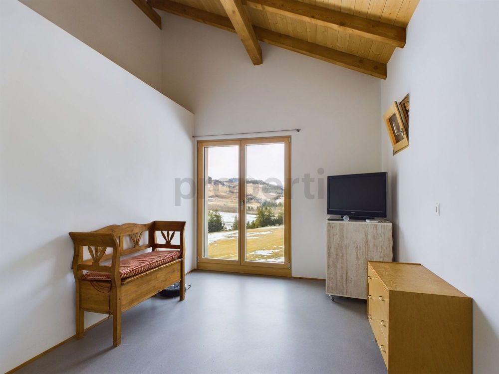 Moderne Dachwohnung mit 3.5 Zimmern in Cunter - Image 5