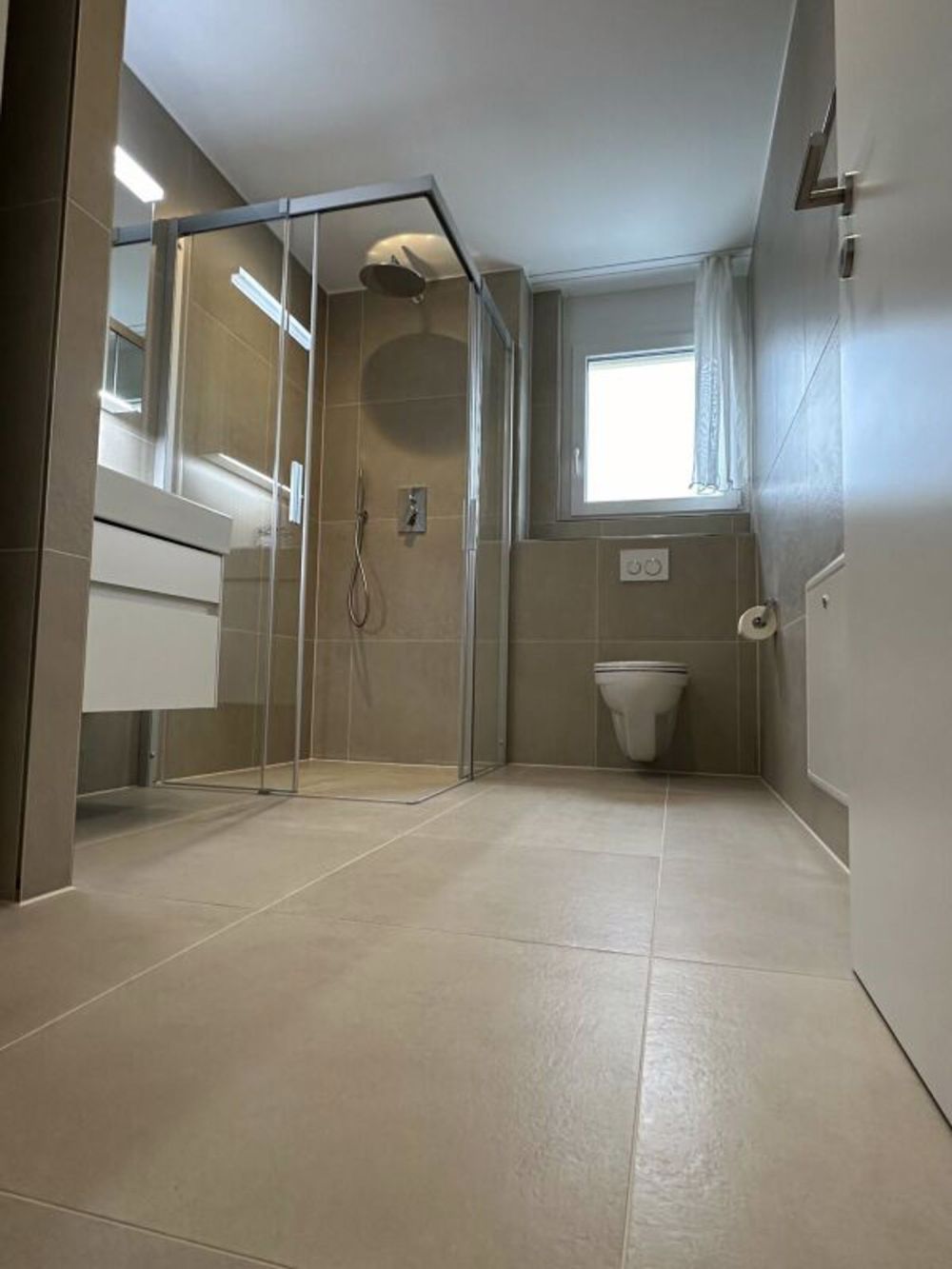 Moderne attraktive 2.5-Zimmer-Wohnung in Reinach - mit Balkon & eigenem Waschturm - Bild 10