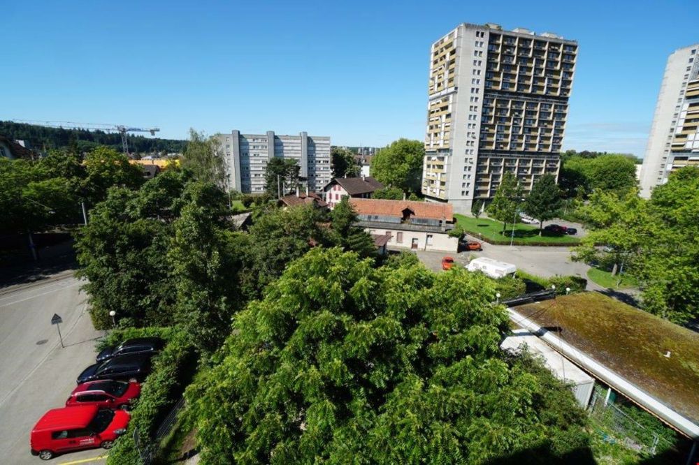 Im Westen von Bern lichtdurchflutete 4.5 Zimmerwohnung - Bild 3