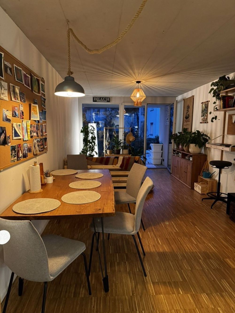 Boho-chic sublet in Zollikerberg - Dining