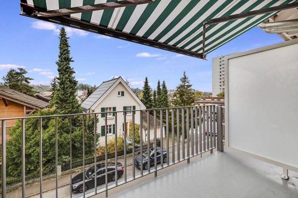 Stilvolles Wohnen in Allschwil - Balkon.jpg