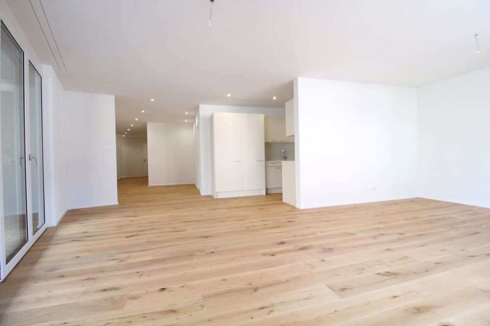 Grosszügige 4.5-Zimmerwohnung mit Balkon und hohem Wohnkomfort - Bild 1