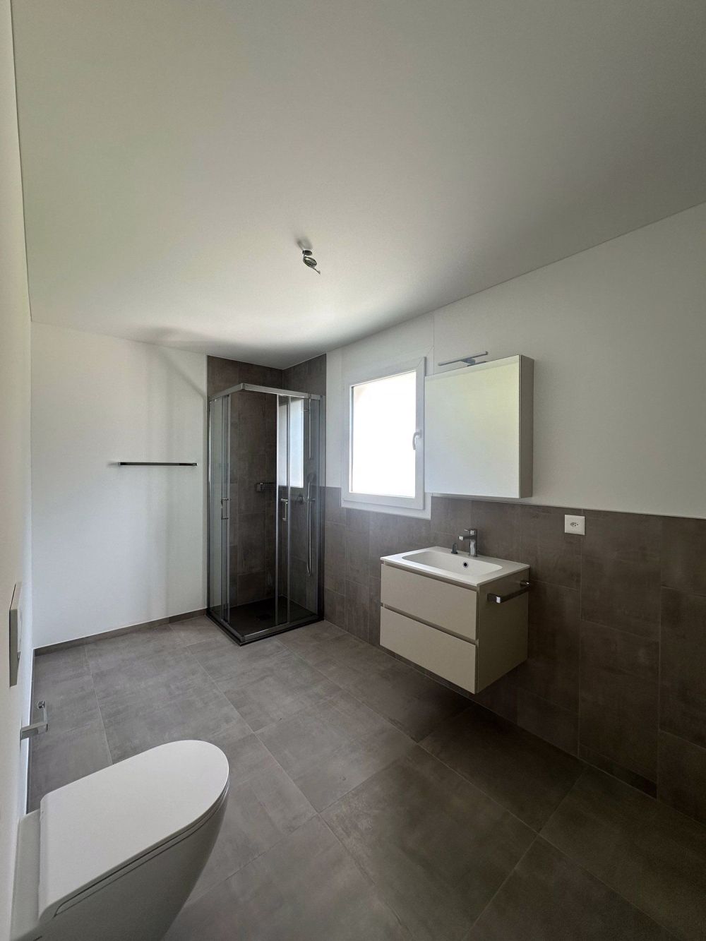 Appartamento 2.5 Camere con vista sulle montagne - Bild 7