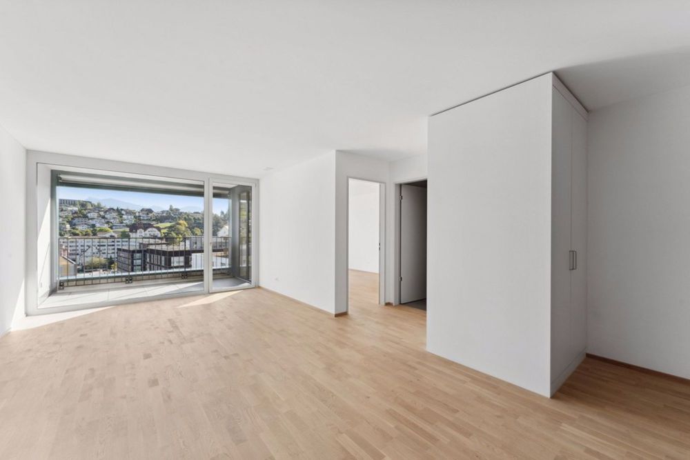 Moderne 2.5-Zimmer-Wohnung mit Balkon in Horw - Bild 1