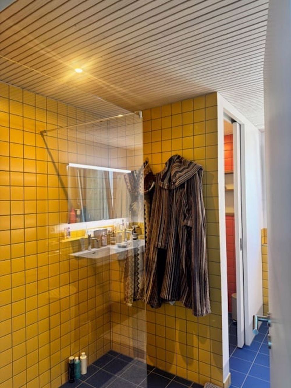 Traumhafte 3.5-Zimmer-Dachwohnung mit Seeblick und und privatem Seezugang in Uerikon - Bild 11