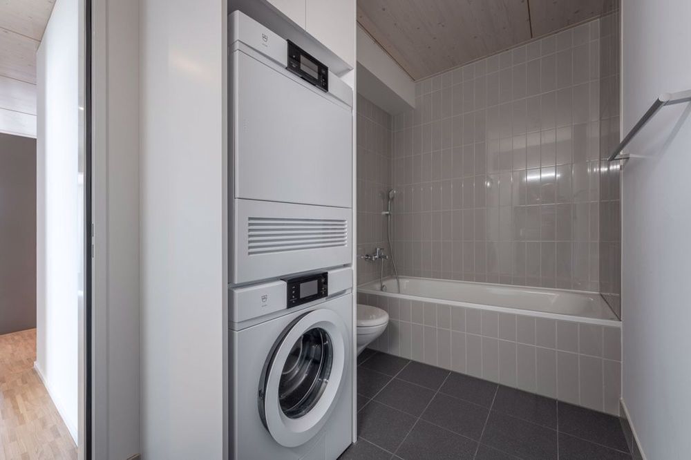 Attraktive 4.5 Zimmer-Wohnung mit grosszügigem Balkon zu vermieten! - Badezimmer