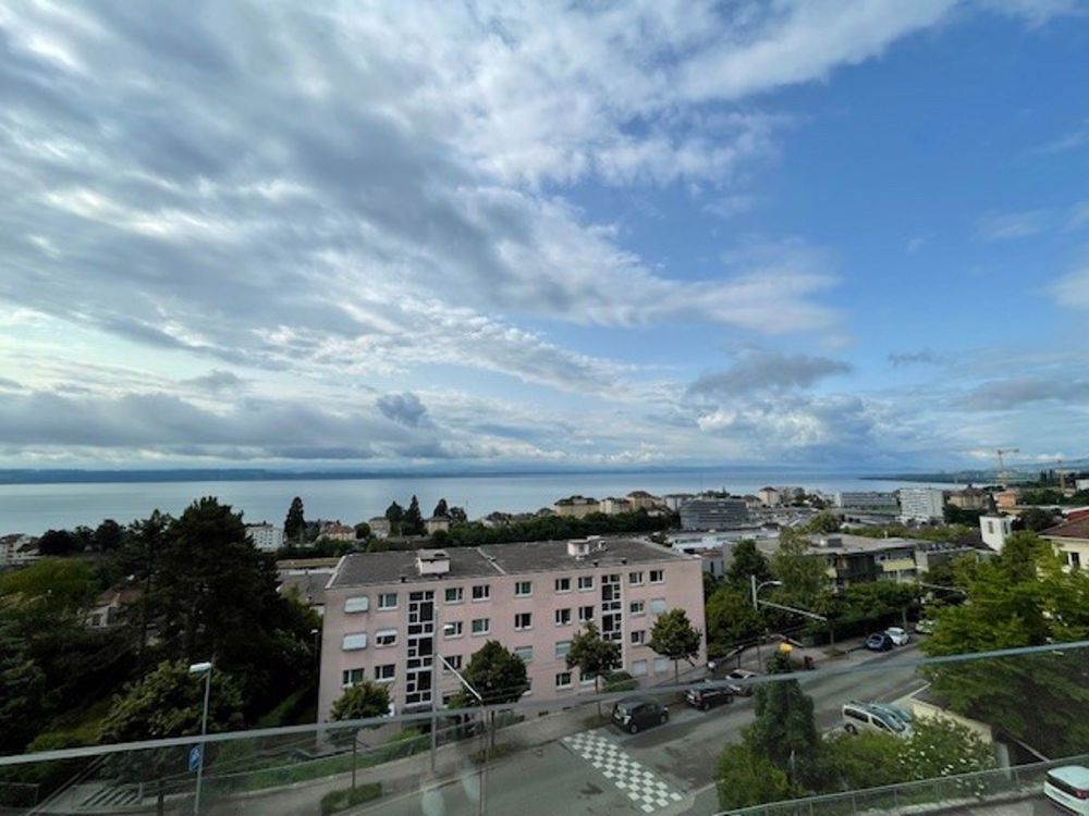 Prachtvolle neue 5.5-Zimmer-Dachgeschosswohnung mit atemberaubendem Blick auf den See und die Alpen - Bild 12