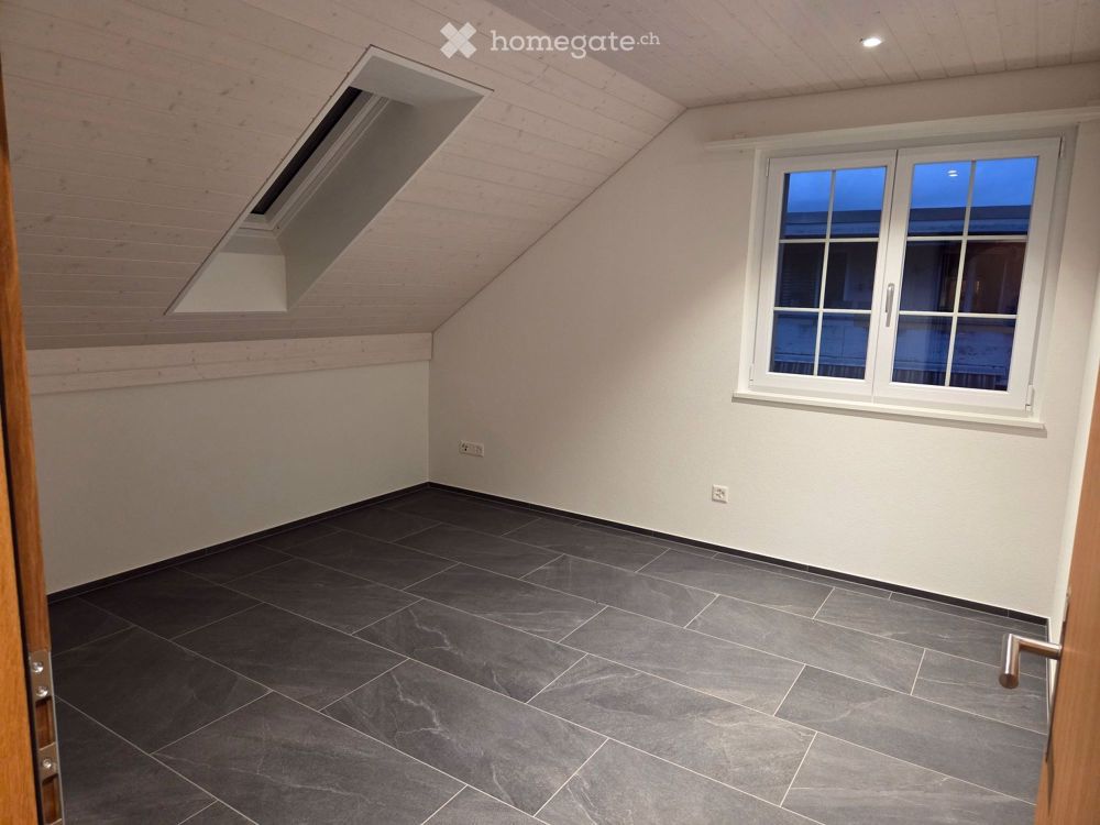 Erst-Vermietung in Fischbach-Göslikon: 2.5-Zimmer-Wohnung 3-Familien-Haus (2. OG) - Bild 2
