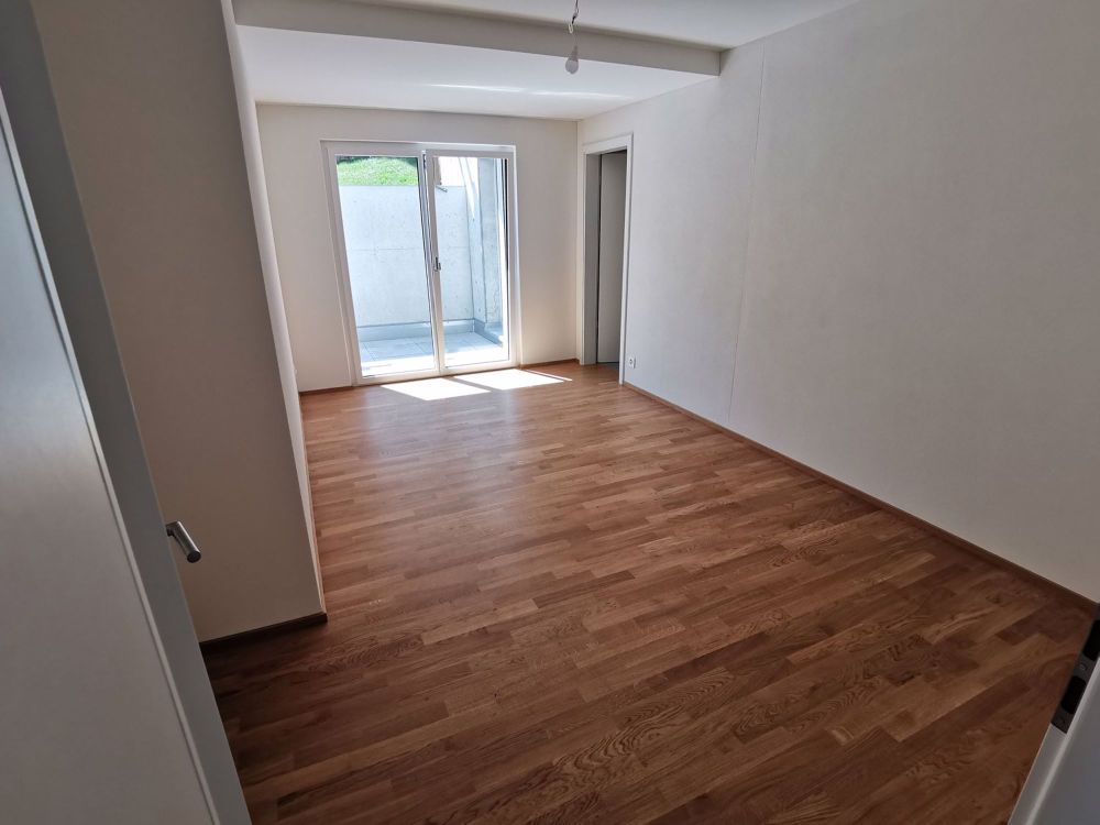 Rarität: Neubau 3.5-Zimmer-Wohnung in Zweifamilienhaus vor den Toren Zürichs - Bild 4