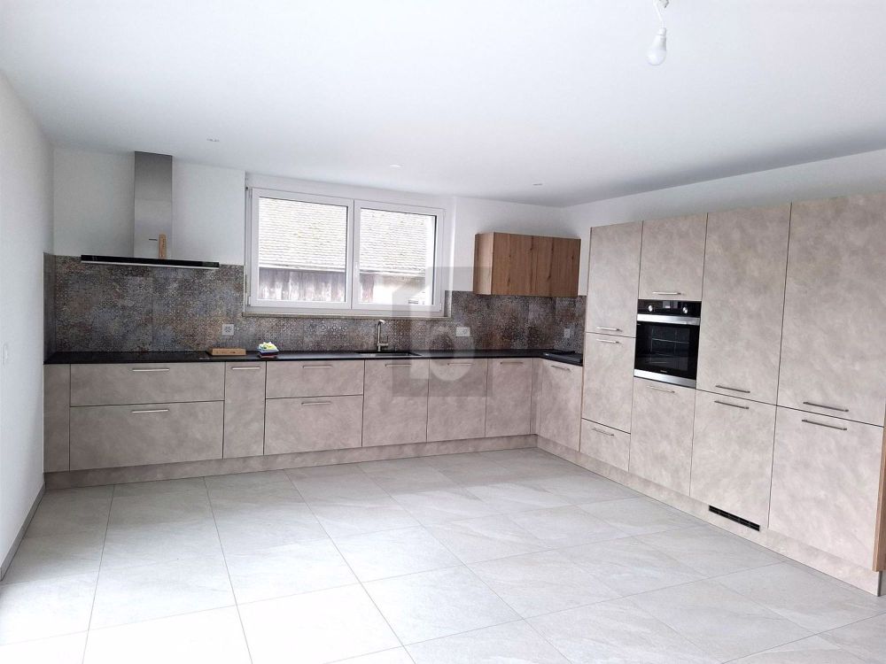 NEU, GERÄUMIG UND MODERN - Bild 2