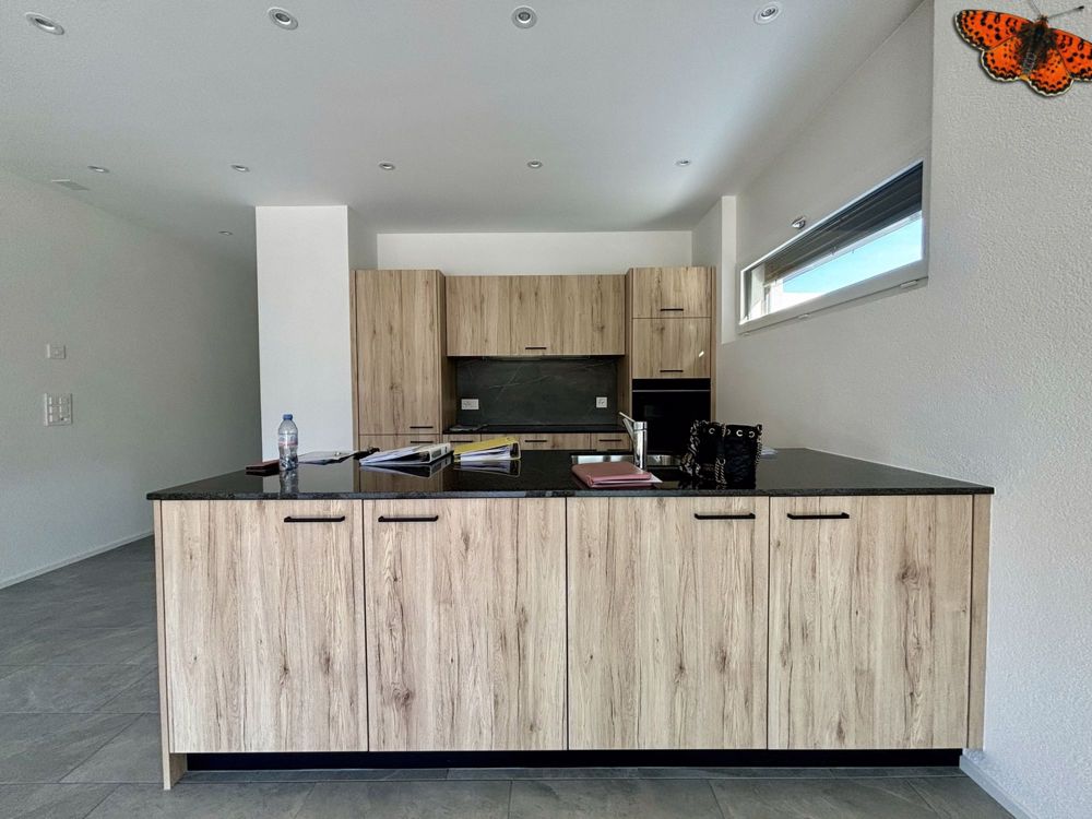 SELTEN ! PRÄCHTIGES 4 ½ ZIMMER APARTMENT IM ERDGESCHOSS - Großer Garten & Terrasse ! - Bild 3