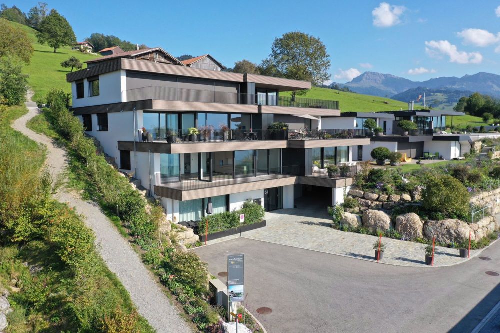 Terrassenwohnung an Top Panorama Lage mit unverbaubarer Berg- und Seesicht - Bild 1