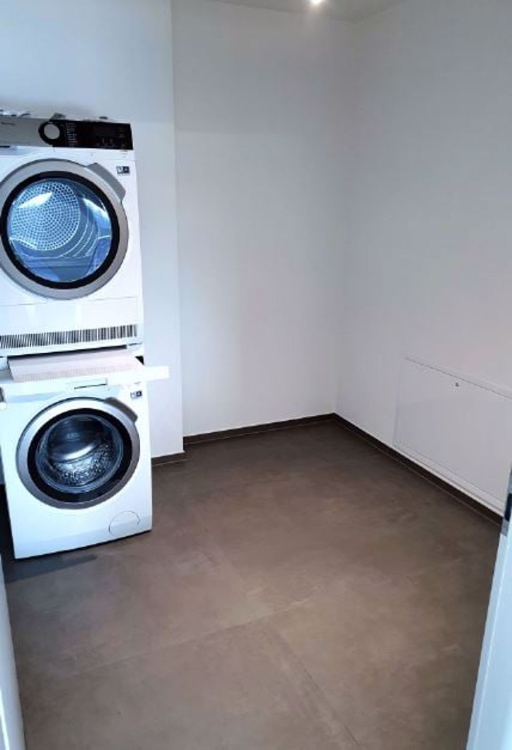 moderne 3.5-Zimmerwohnung mit Sitzplatz - Waschküche