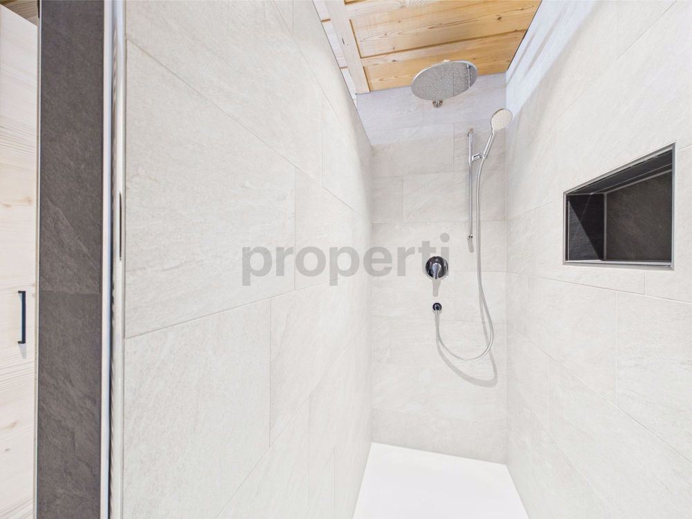 Grosszügige 4.5 Zimmer Wohnung in Oberwil im Simmental mit Aussicht - Image 11