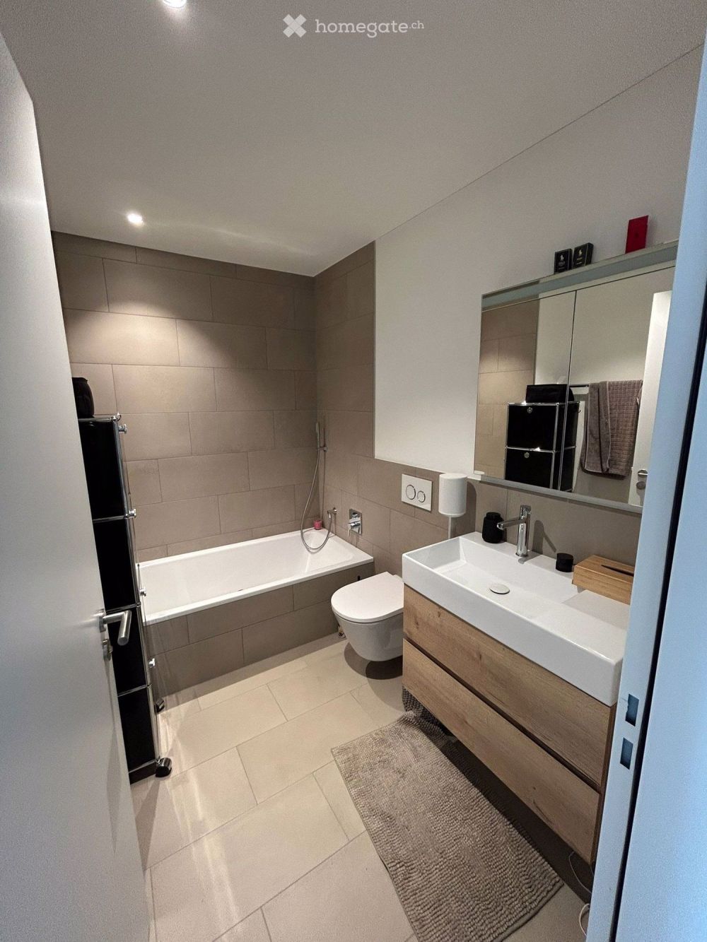 Hochwertig ausgebaute 4.5-Zimmer-Wohnung im gepflegten Parco Verde zu vermieten - Bild 5