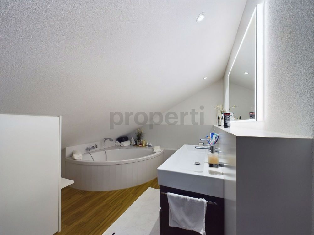 Grosszügige 4.5-Zimmerwohnung mit Charme & Säntisblick - Image 7
