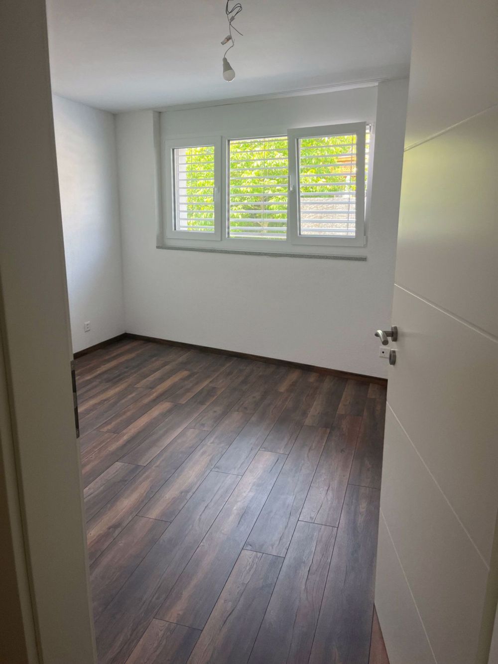 per sofort Moderne Neubau 2.5 ZWG mit Garten Terrasse - Bild 2
