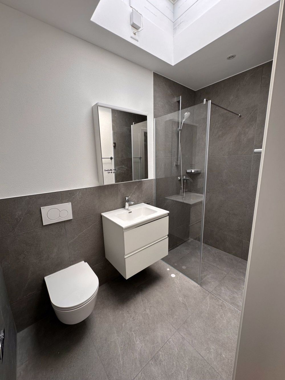 Moderne 4.5-Zimmer-Dachwohnung mit Panoramablick in Huttwil - Bild 10