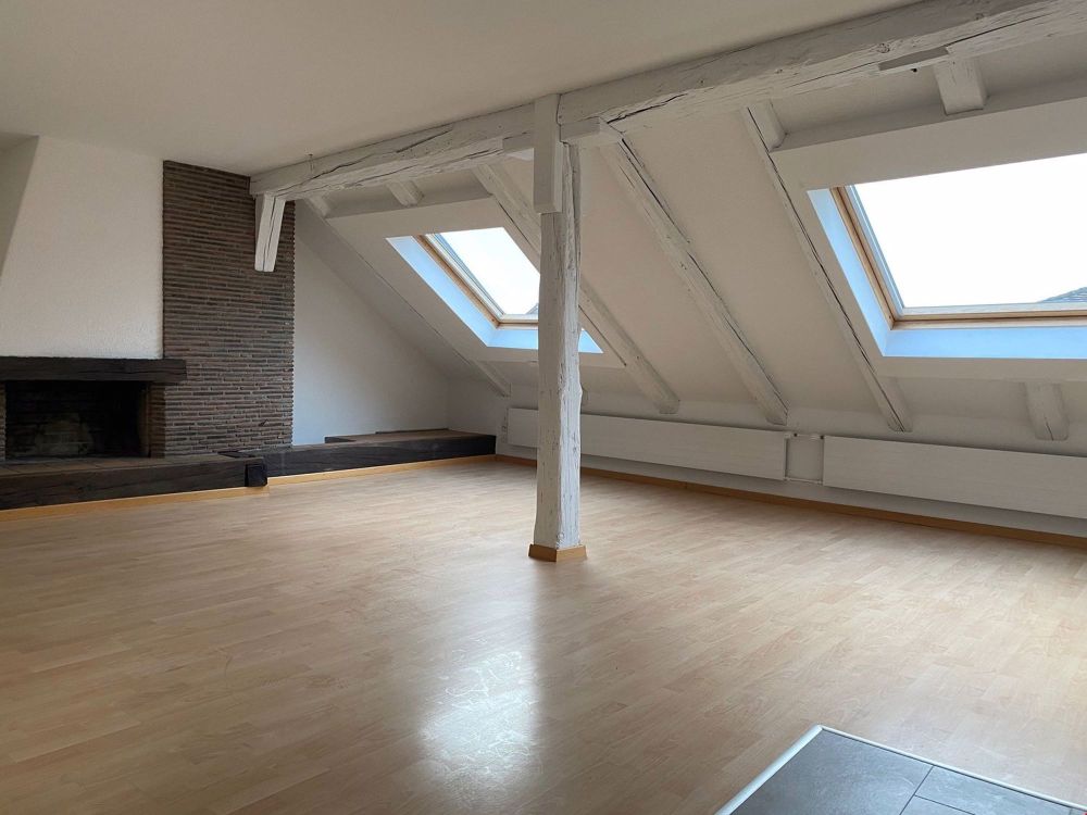 Charmante 3 Zimmer Dachgeschosswohnung im Dorfkern von Nidau - Bild 5
