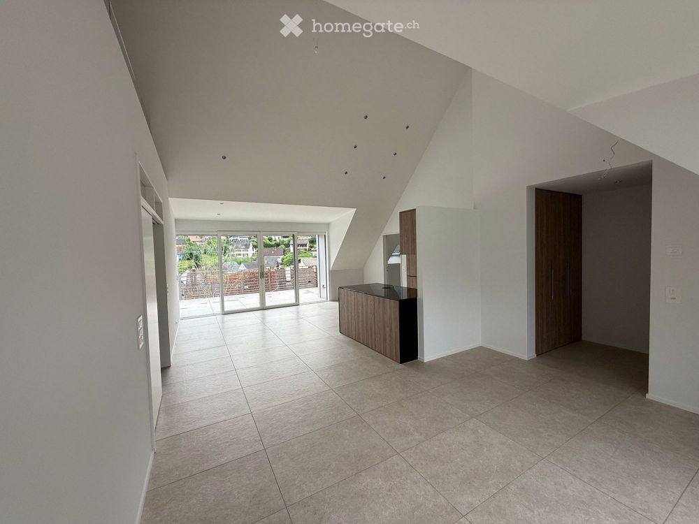 Attraktive "Flagschiff" Dach-Wohnung im "Kurort-Look" mit Aussicht auf Reigoldswil - Bild 5
