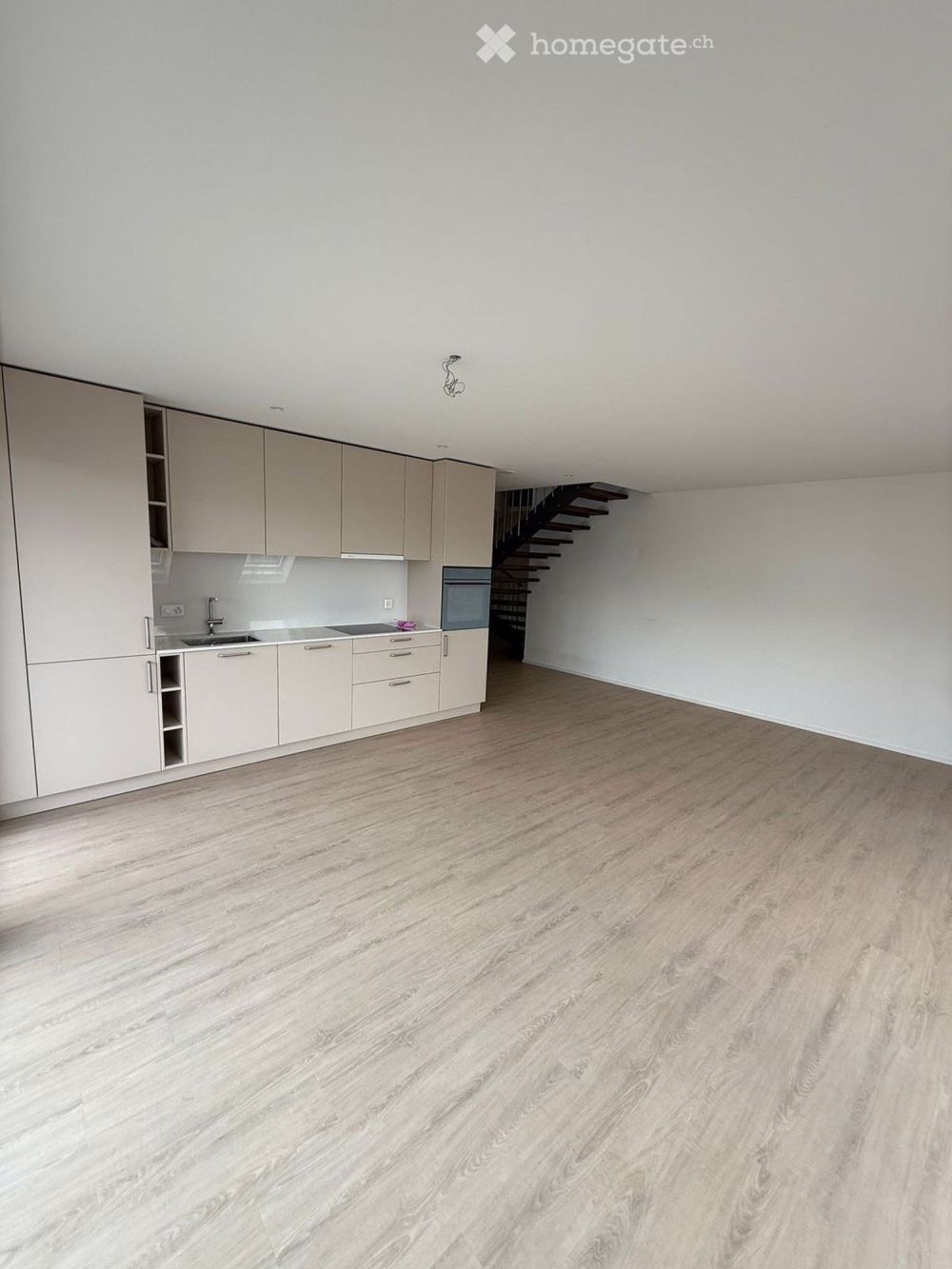 Moderne und lichtdurchflutete 4.5-Zimmer-Maisonette-Duplex Dachwohnung in Weiningen ZH - Bild 5