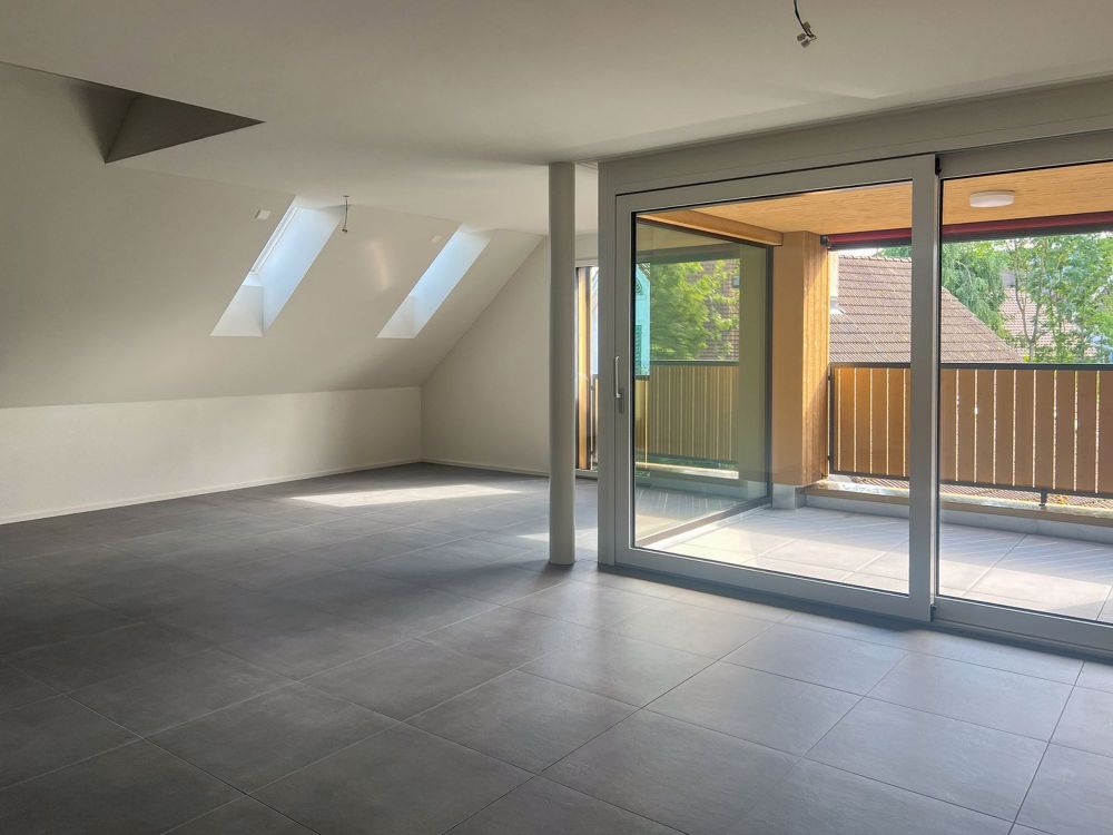 Wohnen auf zwei Ebenen vor den Toren Zürichs - stilvolle 4.5-Zimmer-Maisonette mit Loggia - Bild 6