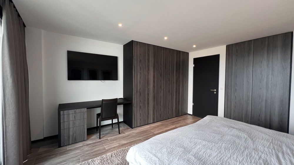 Moderne möblierte 2.5-Zimmer-Erstbezug-Wohnung mit Aussicht in Dübendorf - Bild 2