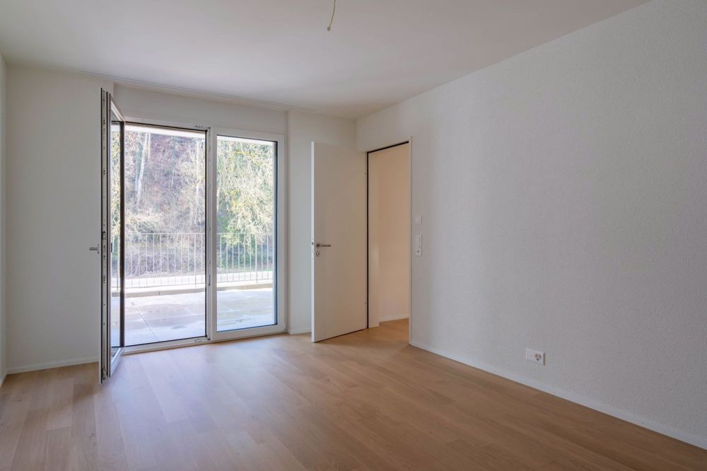 Moderne 2.5-Zimmer-Wohnung in Neubau mit Terrasse - Bild 4