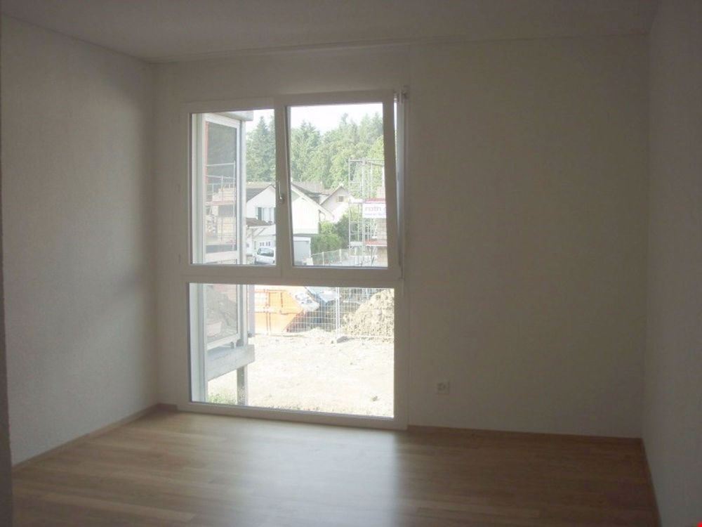 2.5 Zimmer im Erdgeschoss mit Sitzplatz - Bild 4