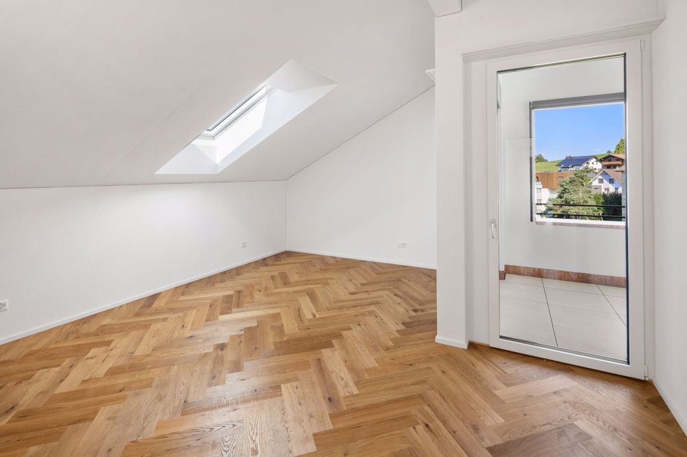 5.5-Zimmer-Dachwohnung mit Balkon und Loggia im Erstbezug - Zimmer