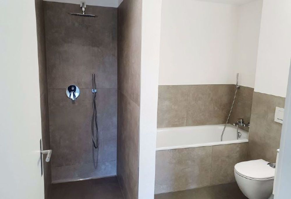 moderne 3.5-Zimmerwohnung mit Sitzplatz - Badezimmer