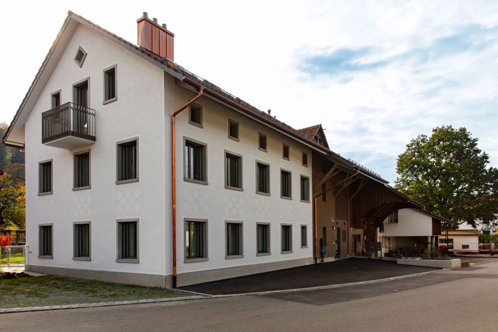 Helle 3.5 Zimmer-Dachwohnung - Ihr Wohnglück beginnt hier! - Flaach_006A7965.jpg