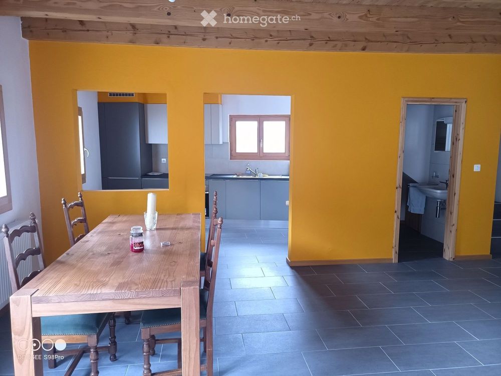 Charmante maison de 110m2 sur deux étages à louer à Niouc avec vue panoramique - Bild 2