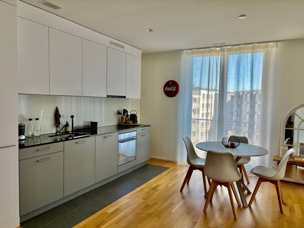 BEFRISTET: 01.11.2025 bis 30.11.2025: Moderne, möblierte 1.5-Zimmerwohnung in Kriens mit Balkon - Bild 3