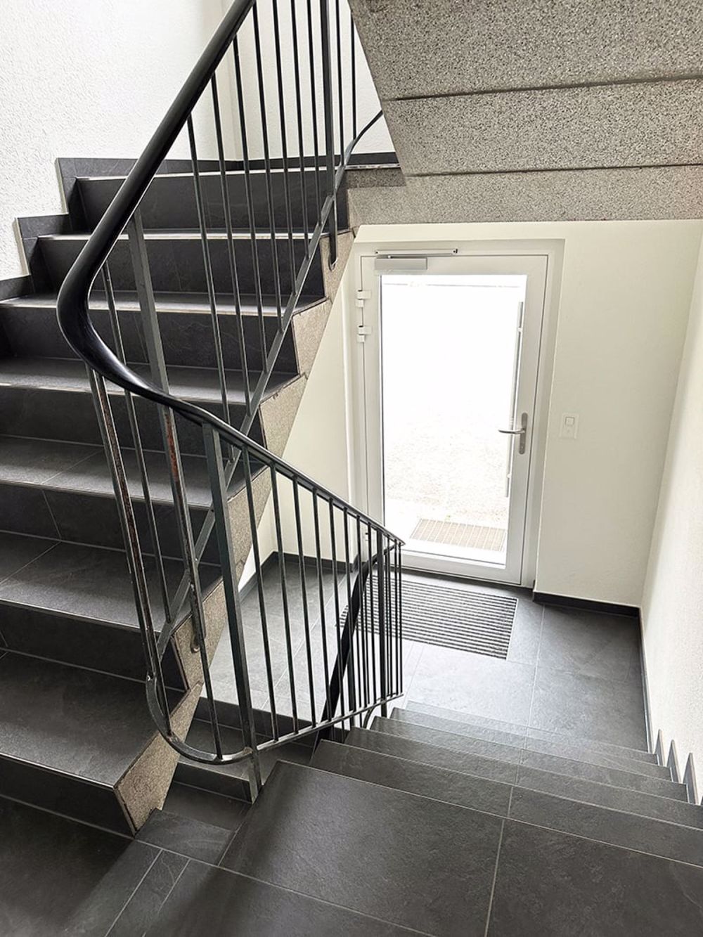 Erstvermietung von modern renovierten 4.5-Zimmerwohnungen mit 15m2 Balkon - Bild 11