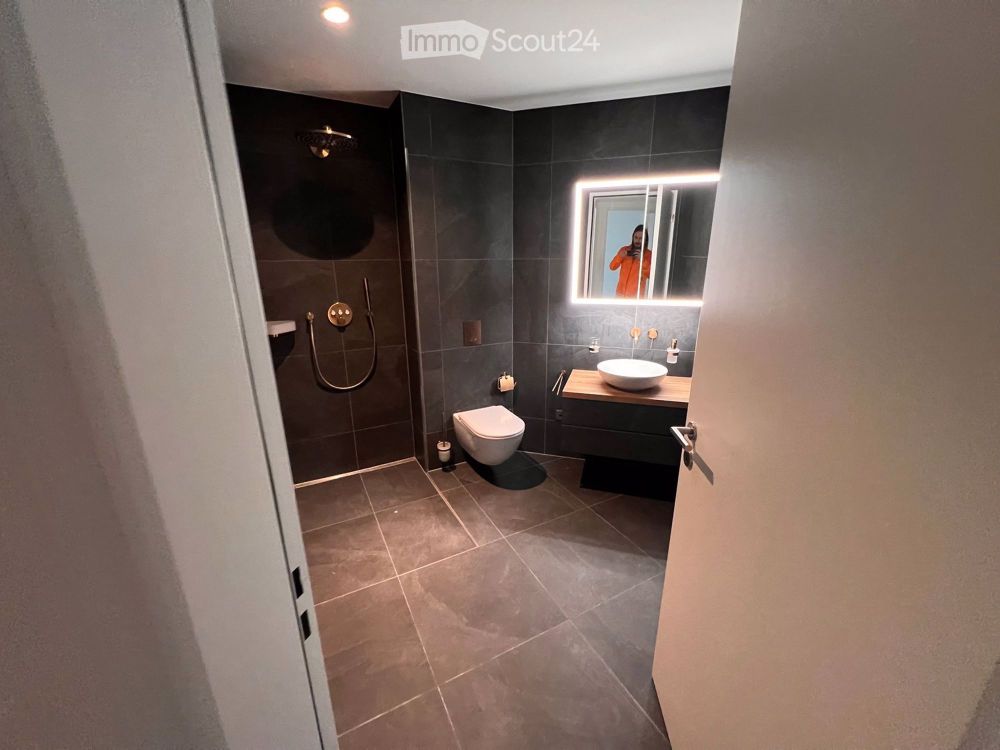 Moderne 3.5-Zimmer-Gartenwohnung, ink Bastelraum und Parkplatz in ruhiger Lage Zürich Witikon - Bild 4