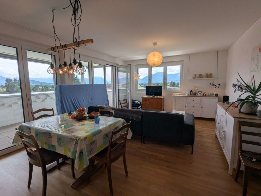 Moderne 3.5-Zimmer-Wohnung mit Balkon in Rebstein - Bild 1