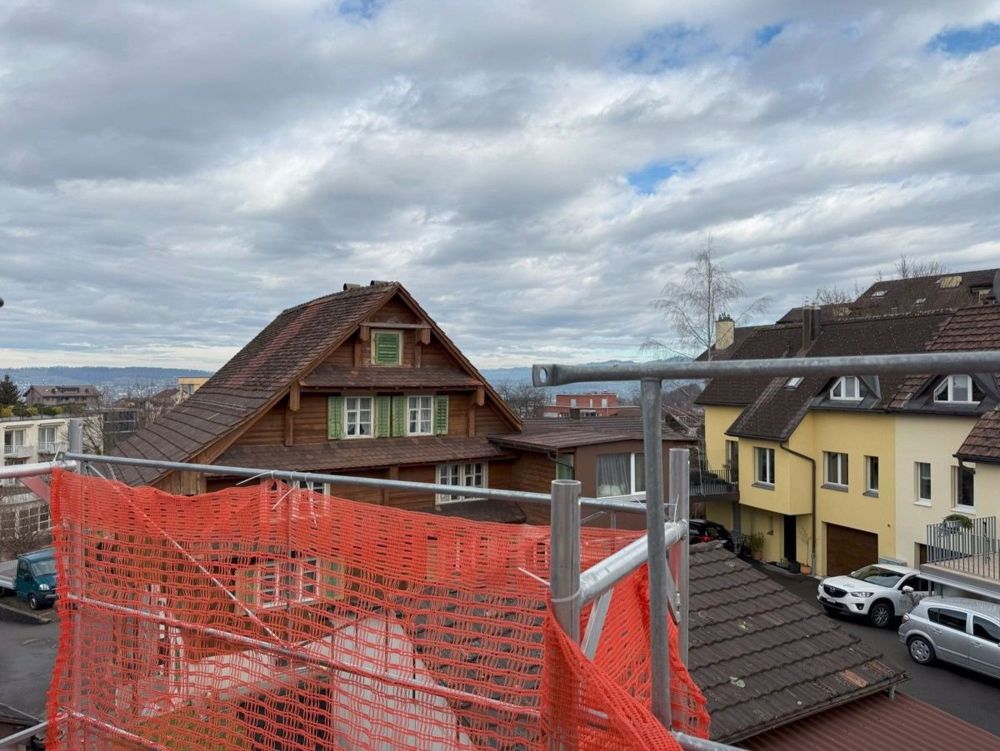 Attraktive 3 1/2 Zimmer Neubau Attika Maisonette an zentraler Lage - DG Aussicht WC/Gang