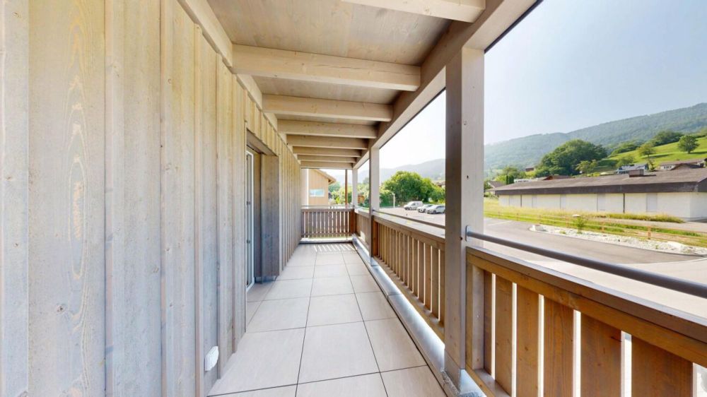 Sonnige 4.5-Zimmer-Wohnung mit zwei Bädern – ideal für Familien - Balkon (Ost)