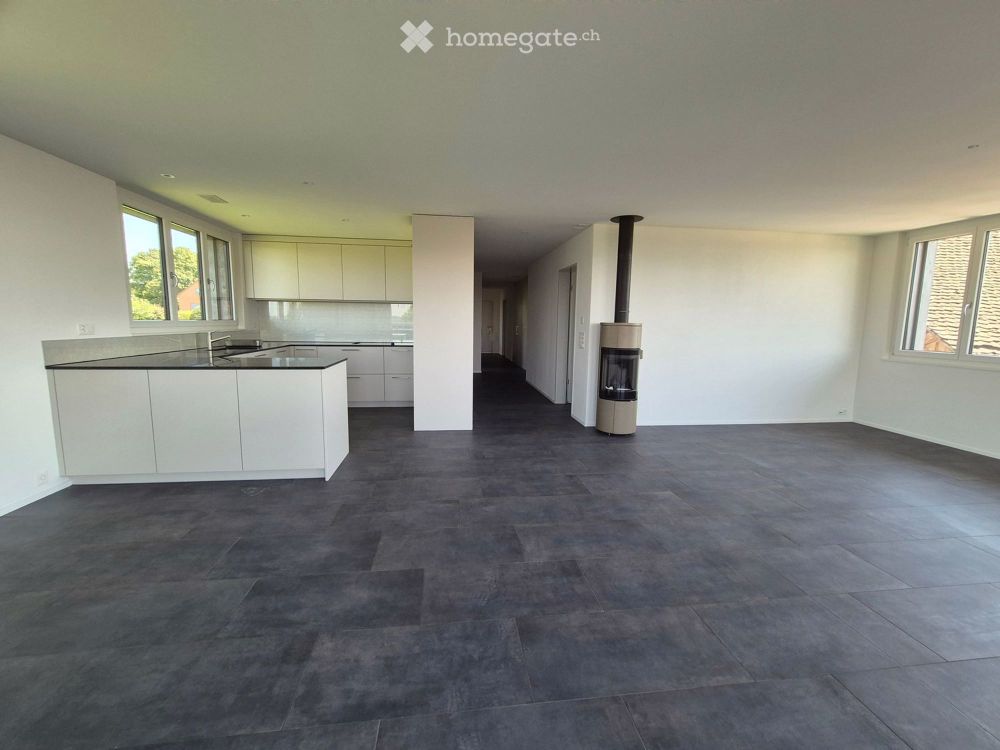 Erstvermietung, attraktive, ruhige Wohnung im Grünen mit grossem Balkon und Fernsicht - Bild 2