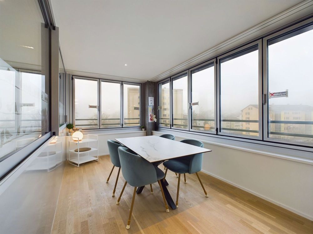 Moderne 5.5-Zimmer Wohnung in Neuhausen - Image 2