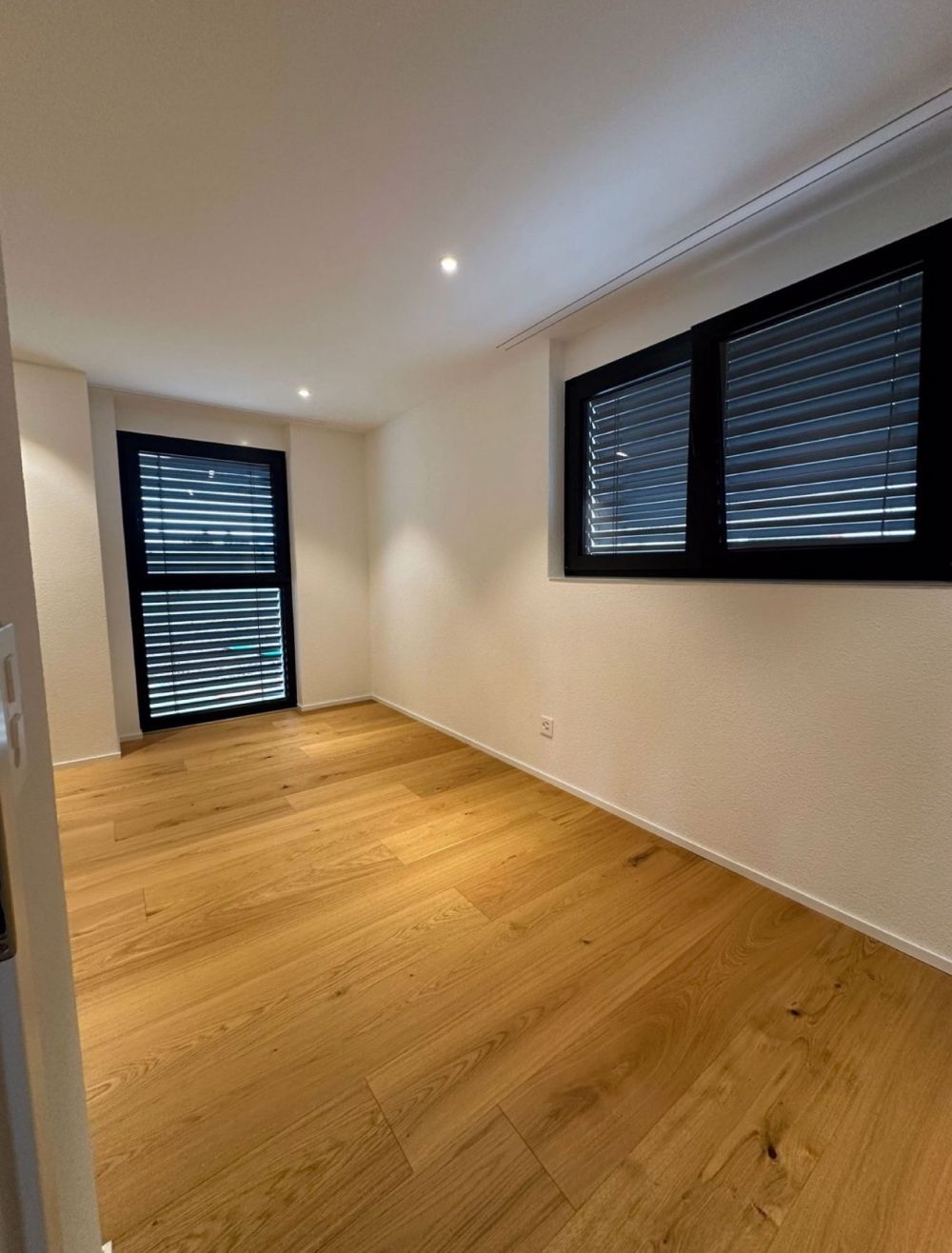 LUXURIÖSE 3.5-ZIMMER GARTENWOHNUNG - Bild 4