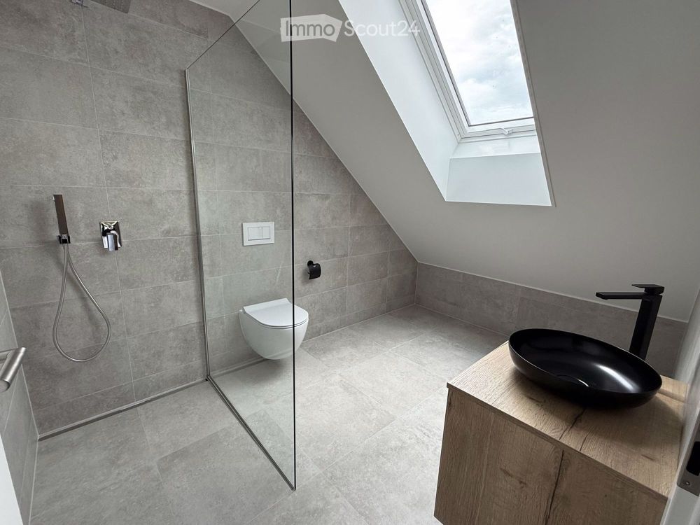 1. Halbjahresmiete wird für dieses prächtige Attikapenthouse mit 161 m2 auf zwei Etagen mit Terrassen angeboten - Bild 8